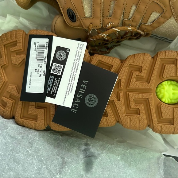 Versace trigreca for sale size us 10 - Picture 2 of 3